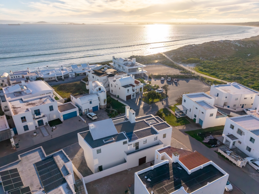5 Bedroom Property for Sale in Paradise Beach Western Cape